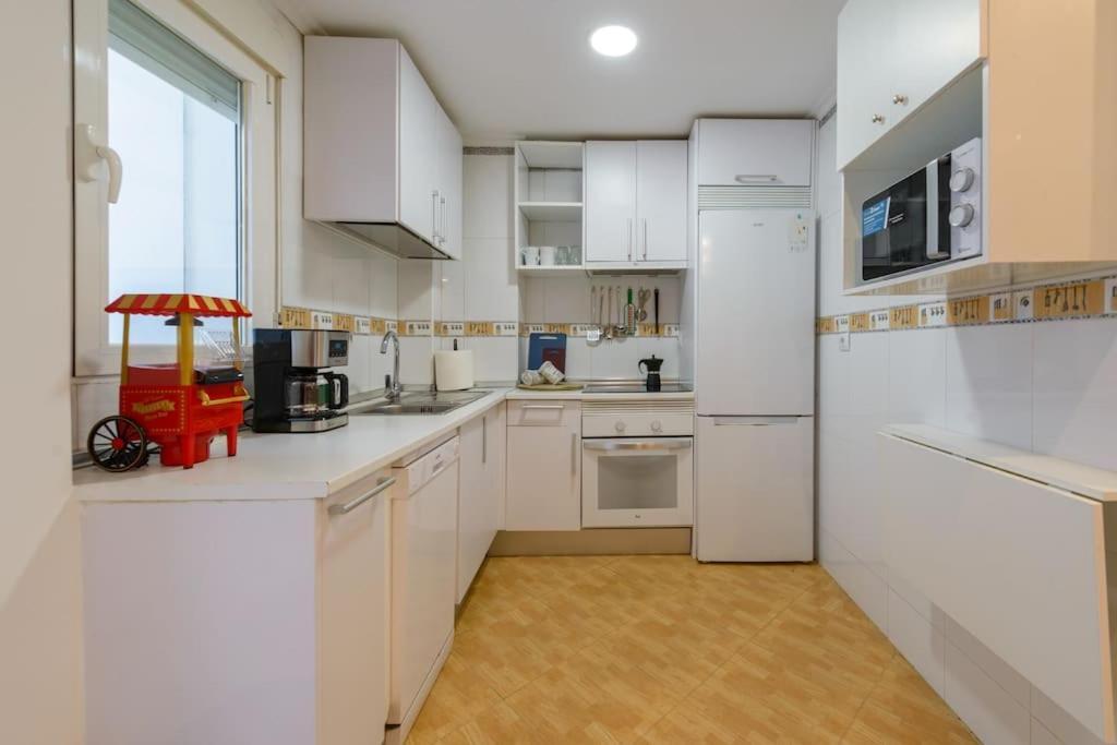 - Plaza Mayor Of - 1 Min Alcazar